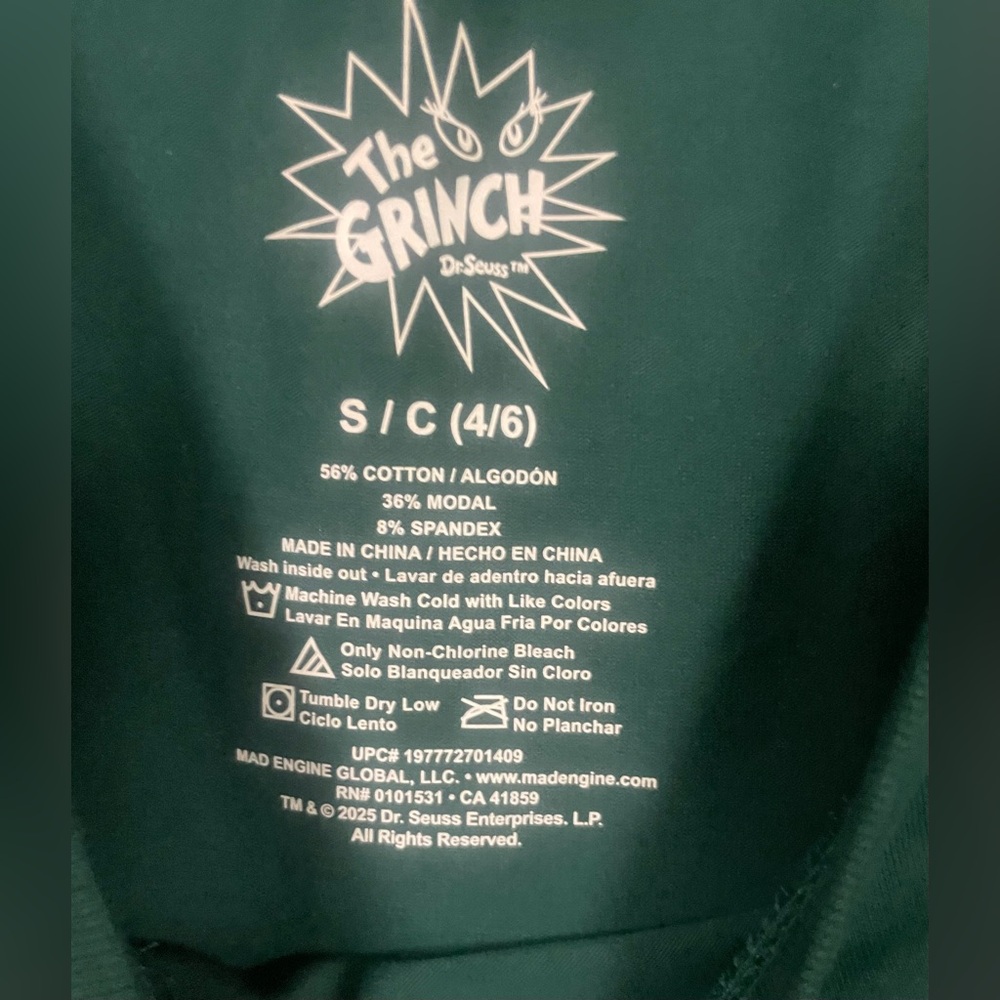 NWT Dr. Seuss The Grinch Maternity Tee A Little Who Is Due Graphic Shirt Size S - Picture 8 of 10